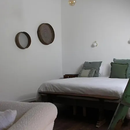 Le Domaine Du Petit Tertre 3* Saint-Jean-d'Asse