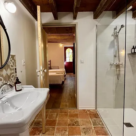 Le Domaine Du Petit Tertre 3* Saint-Jean-d'Asse
